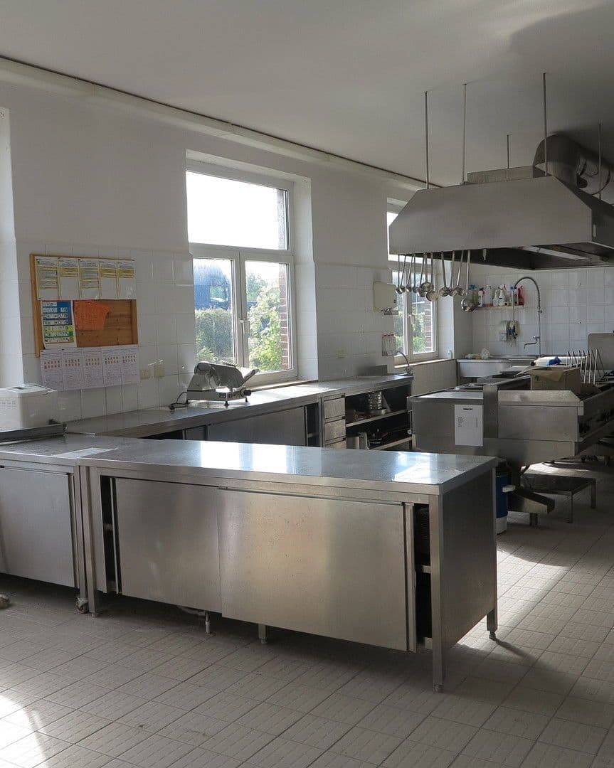 Prodej domu 6.000 m², pozemek 6.000 m², Malchin, Mecklenburg-Vorpommern Prodej domu 6.000 m², pozemek 6.000 m², Malchin, Mecklenburg-Vorpommern