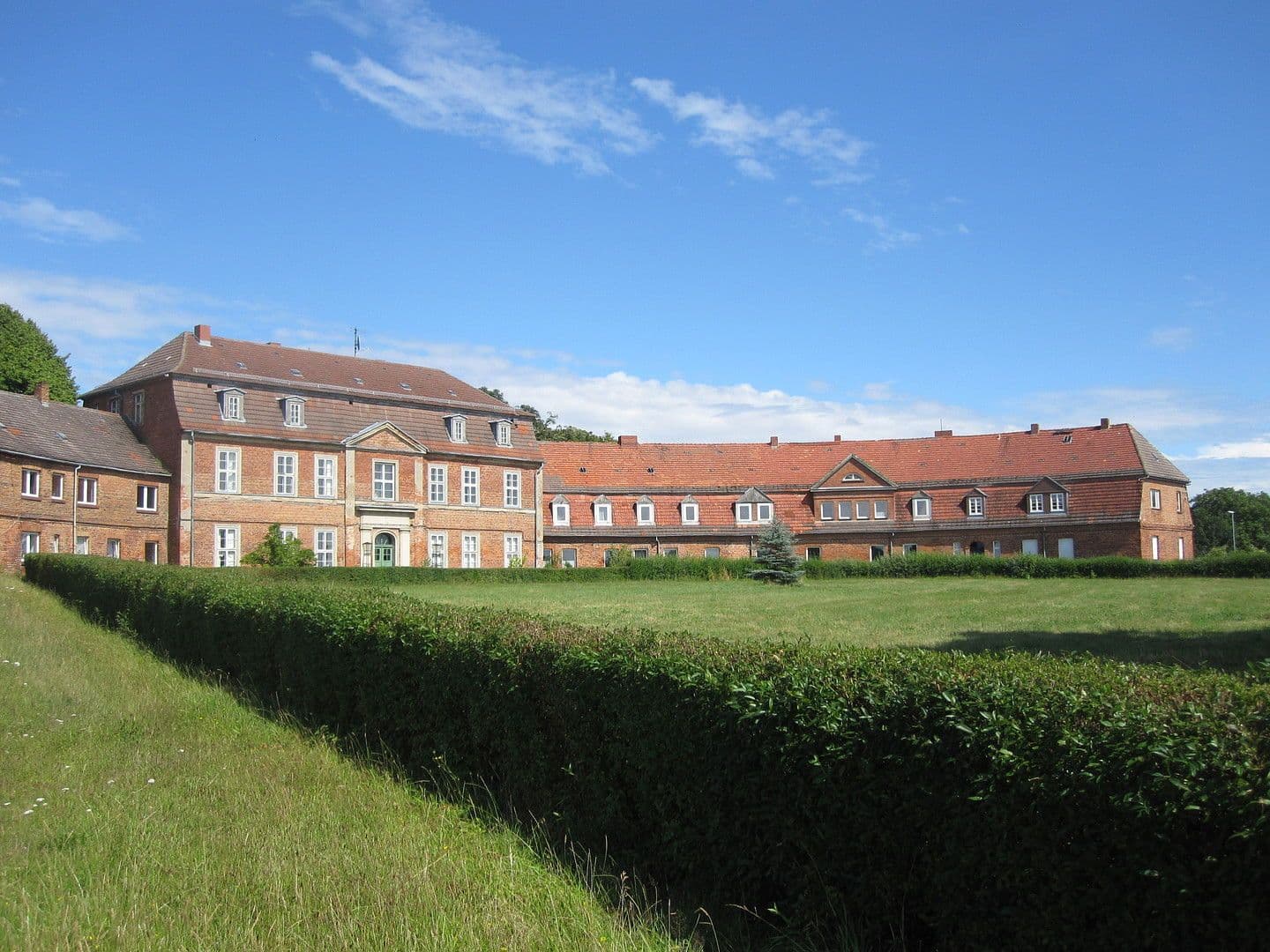 Prodej domu 3.600 m², pozemek 8.126 m², Zettemin, Mecklenburg-Vorpommern Prodej domu 3.600 m², pozemek 8.126 m², Zettemin, Mecklenburg-Vorpommern