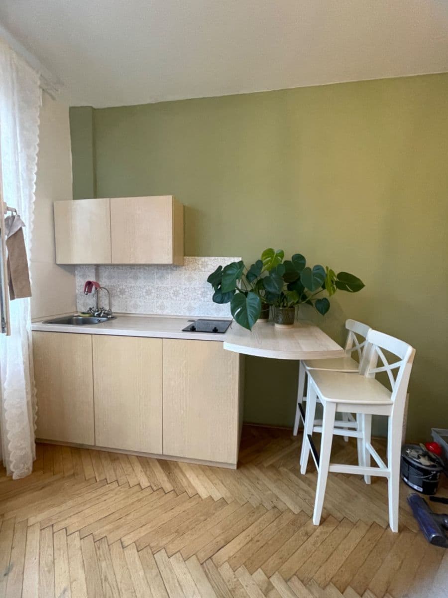 Pronájem bytu 1+kk 26 m², Komunardů, Praha, Praha Pronájem bytu 1+kk 26 m², Komunardů, Praha, Praha