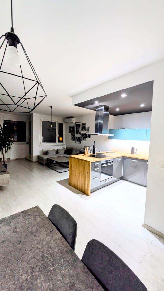 Pronájem bytu 3+1 68 m², Kresánkova, Karlova Ves, Bratislavský kraj Pronájem bytu 3+1 68 m², Kresánkova, Karlova Ves, Bratislavský kraj