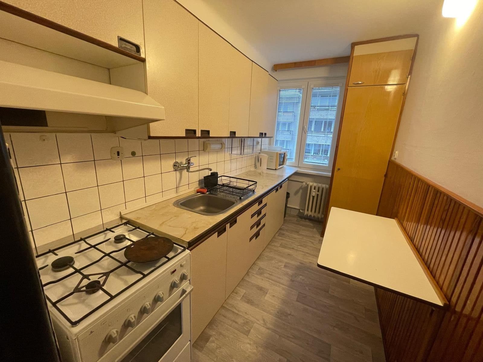 Pronájem bytu 3+1 66 m², Jana Čarka, České Budějovice, Jihočeský kraj Pronájem bytu 3+1 66 m², Jana Čarka, České Budějovice, Jihočeský kraj