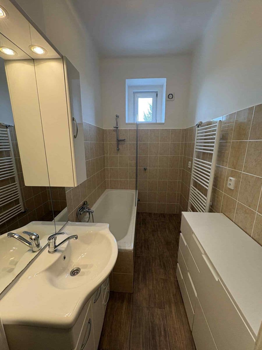 Pronájem bytu 2+1 60 m², Zvonická, Praha, Praha Pronájem bytu 2+1 60 m², Zvonická, Praha, Praha