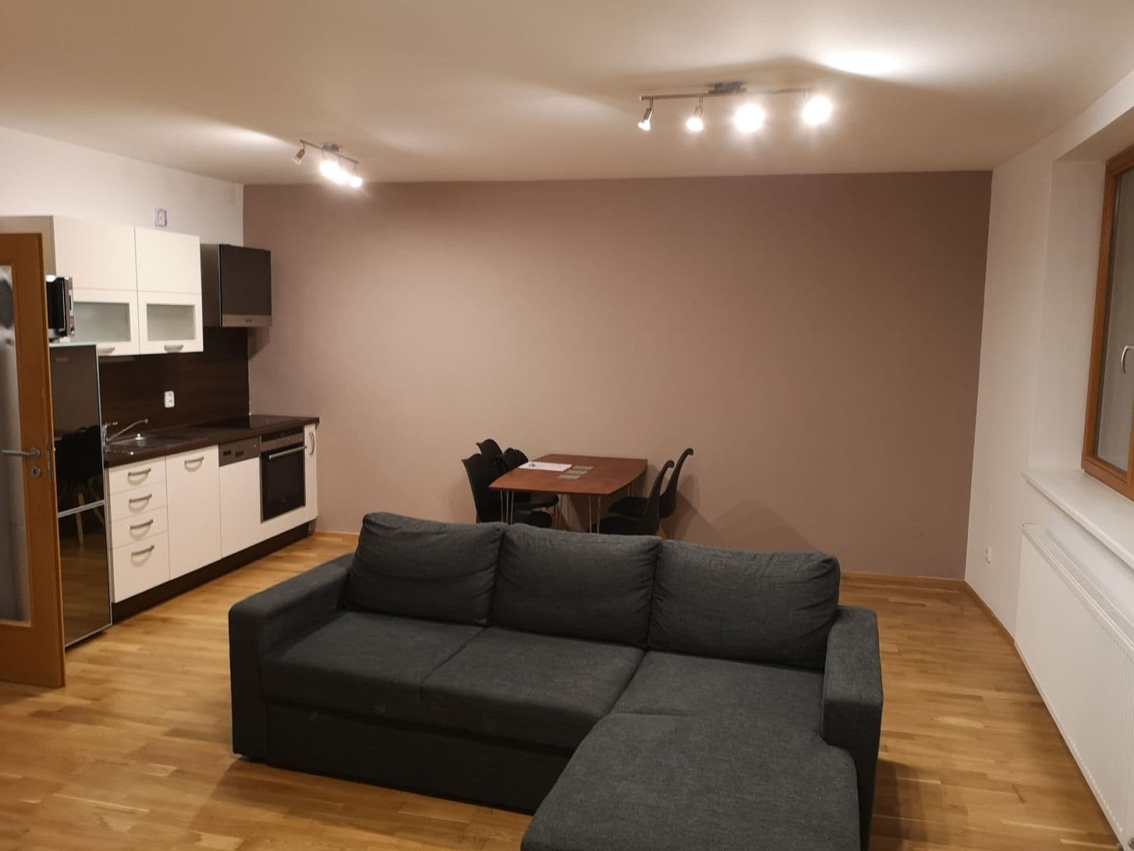 Pronájem bytu 1+kk 42 m², Družstevní ochoz, Praha, Praha Pronájem bytu 1+kk 42 m², Družstevní ochoz, Praha, Praha