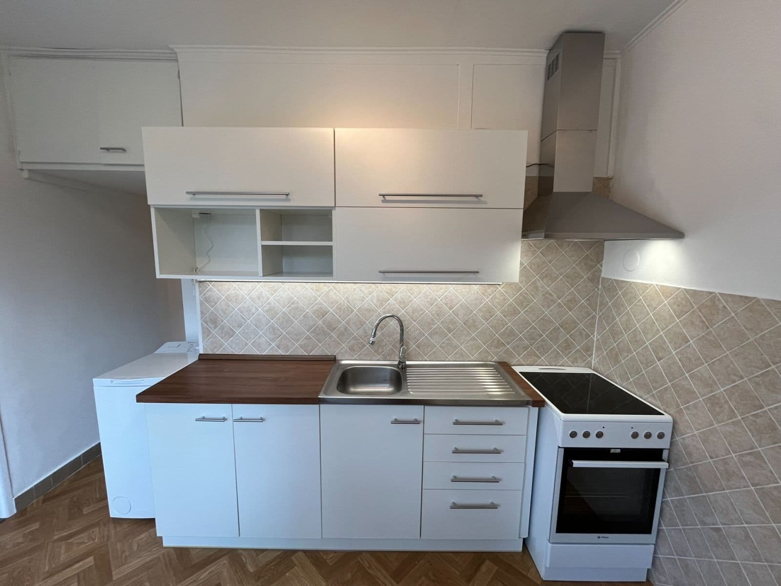 Pronájem bytu 1+1 35 m², Okružní, Ivančice, Jihomoravský kraj Pronájem bytu 1+1 35 m², Okružní, Ivančice, Jihomoravský kraj