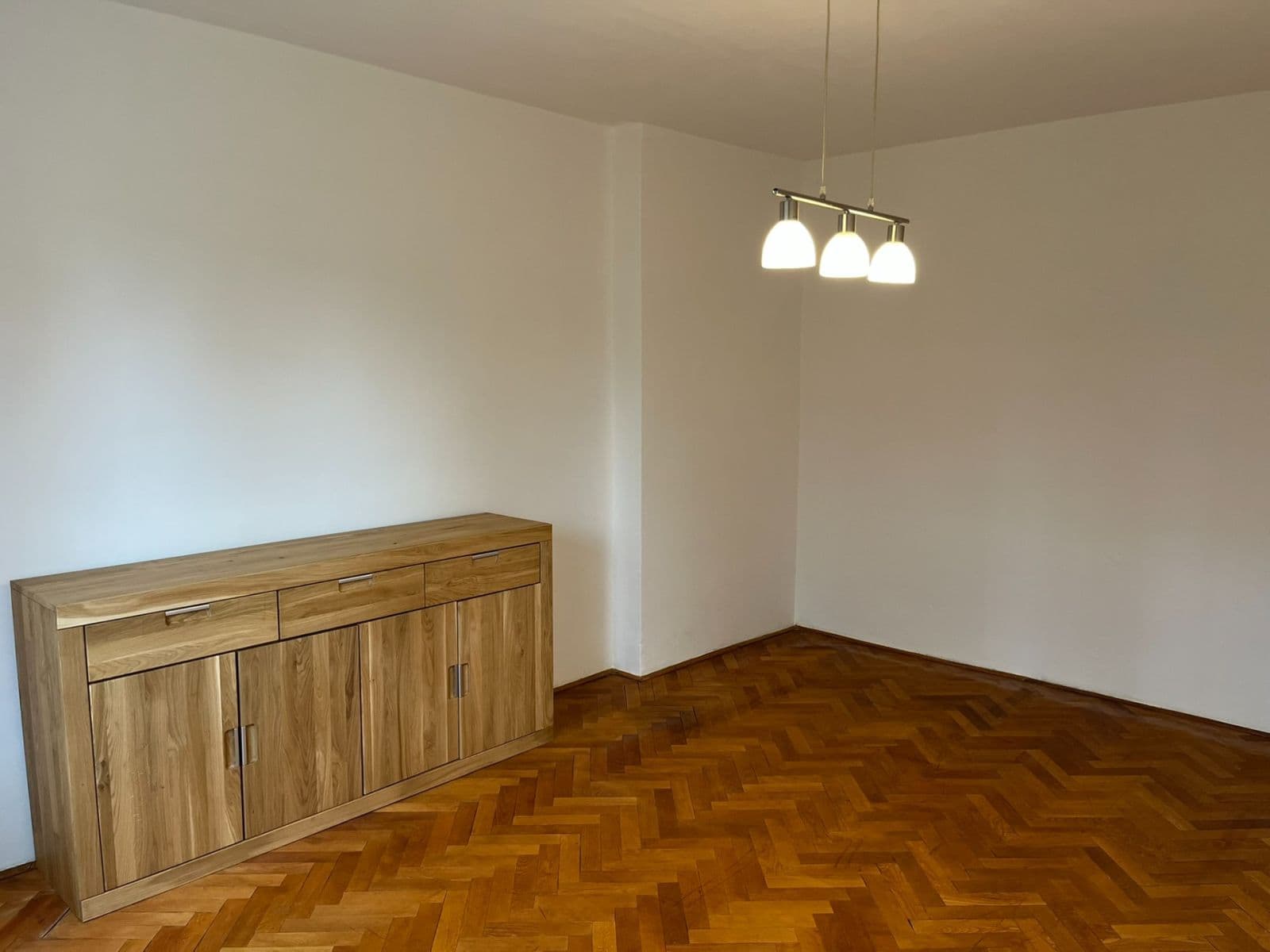 Pronájem bytu 1+1 35 m², Okružní, Ivančice, Jihomoravský kraj Pronájem bytu 1+1 35 m², Okružní, Ivančice, Jihomoravský kraj