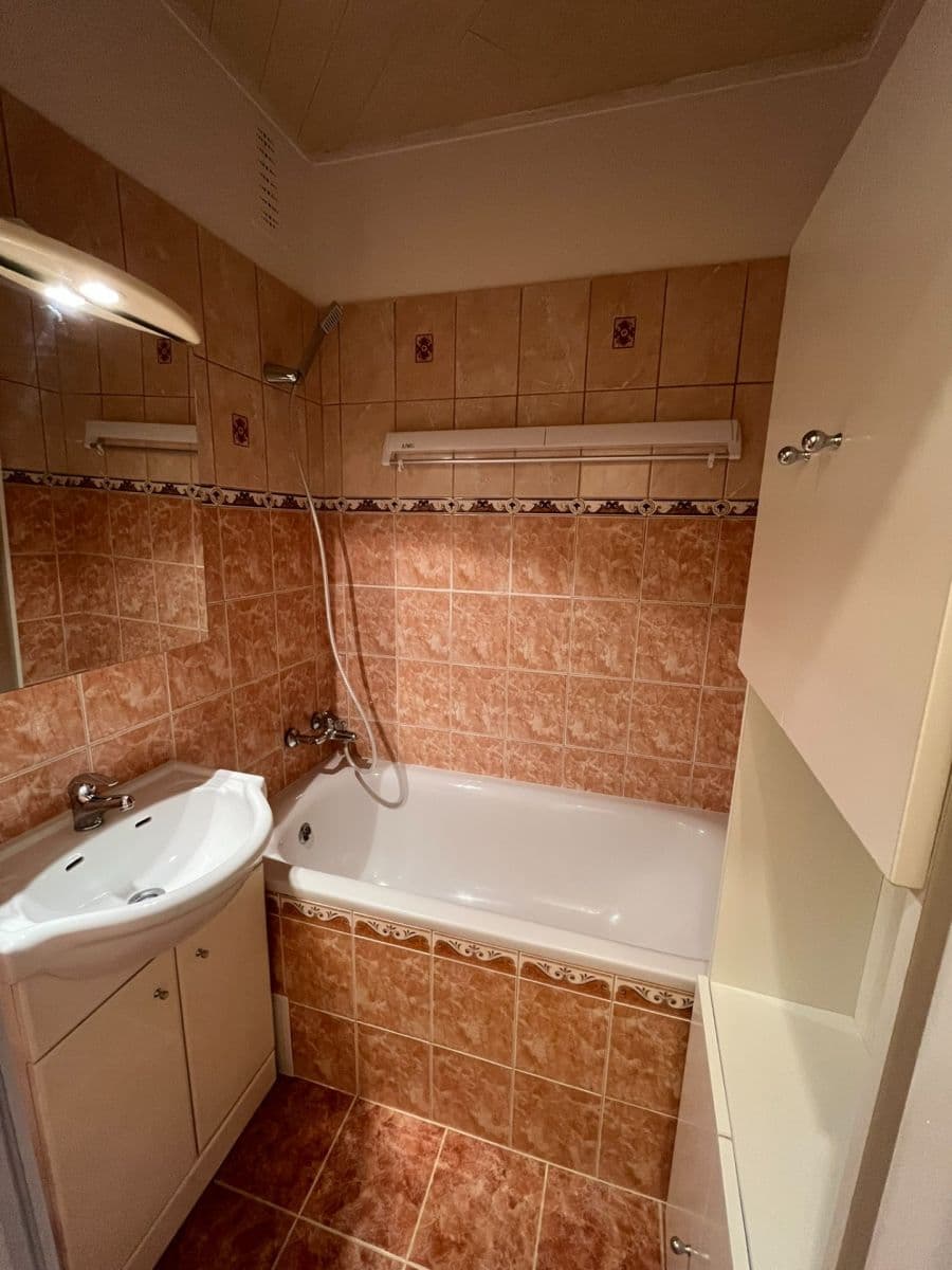 Pronájem bytu 1+1 35 m², Okružní, Ivančice, Jihomoravský kraj Pronájem bytu 1+1 35 m², Okružní, Ivančice, Jihomoravský kraj