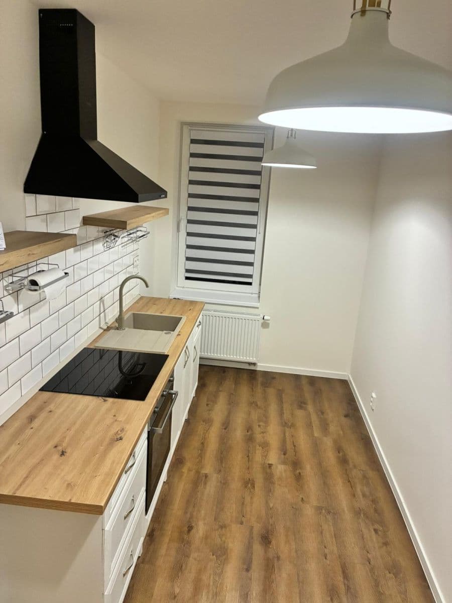 Pronájem bytu 1+1 40 m², Na Mokřině, Praha, Praha Pronájem bytu 1+1 40 m², Na Mokřině, Praha, Praha