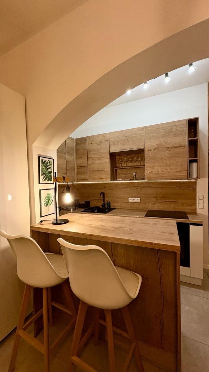 Pronájem bytu 1+kk 34 m², Konšelská, Praha, Praha Pronájem bytu 1+kk 34 m², Konšelská, Praha, Praha