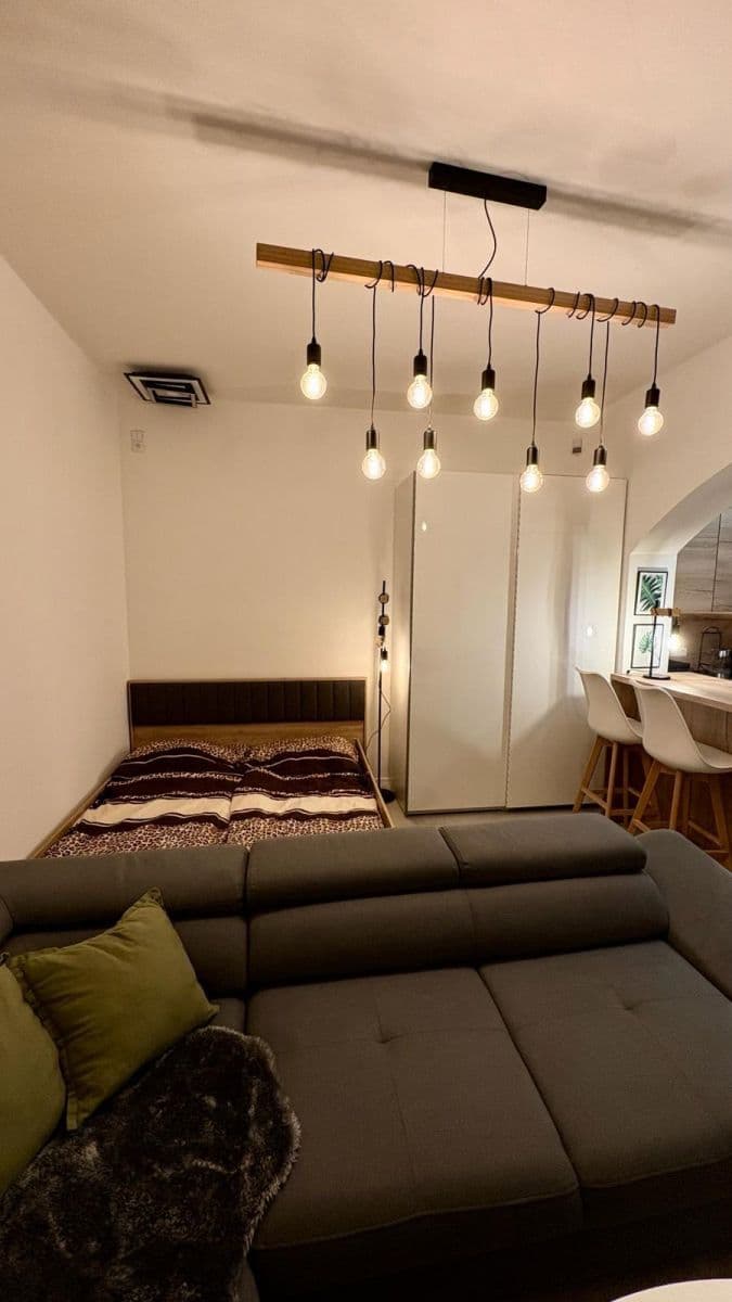 Pronájem bytu 1+kk 34 m², Konšelská, Praha, Praha Pronájem bytu 1+kk 34 m², Konšelská, Praha, Praha