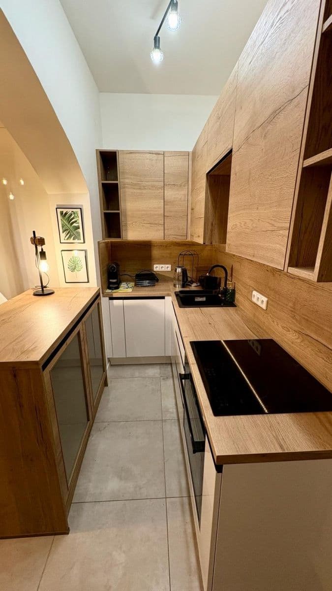 Pronájem bytu 1+kk 34 m², Konšelská, Praha, Praha Pronájem bytu 1+kk 34 m², Konšelská, Praha, Praha