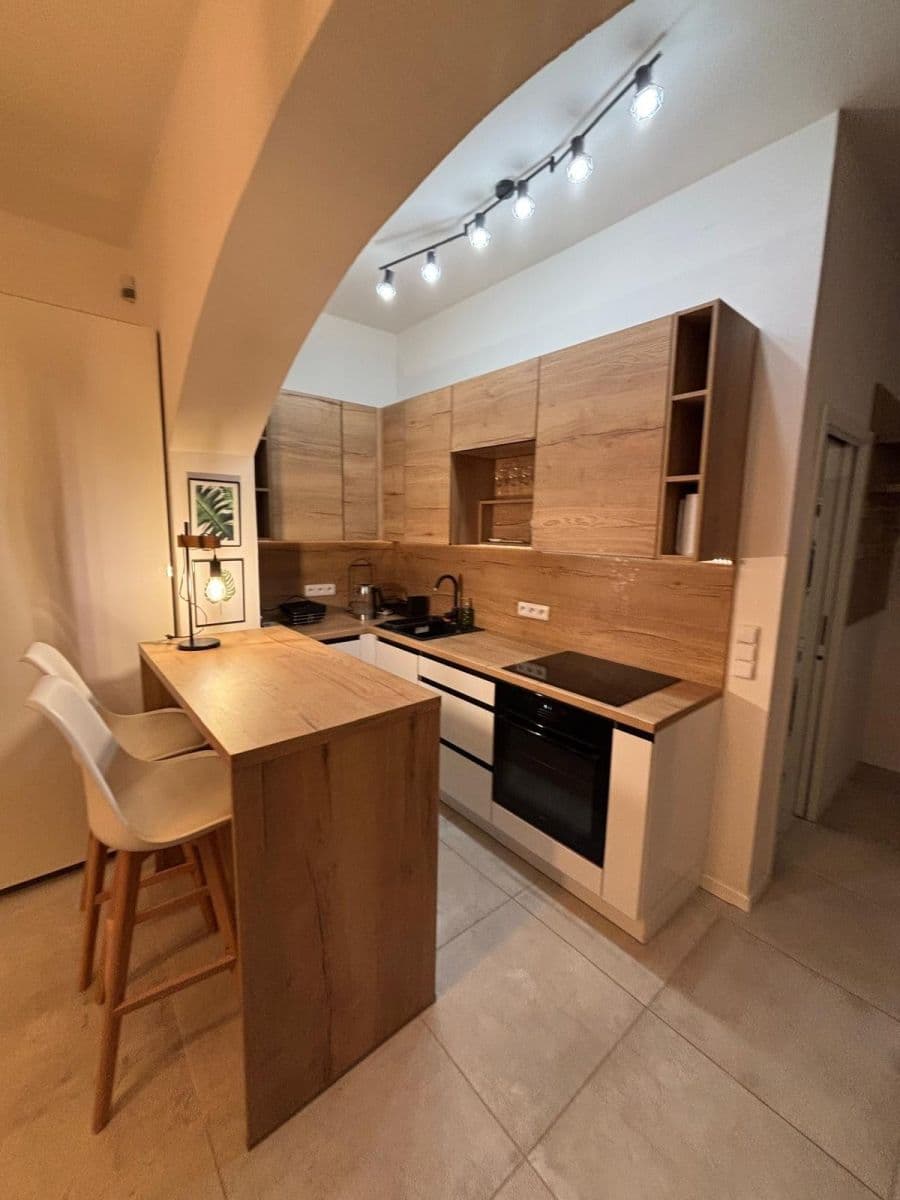 Pronájem bytu 1+kk 34 m², Konšelská, Praha, Praha Pronájem bytu 1+kk 34 m², Konšelská, Praha, Praha