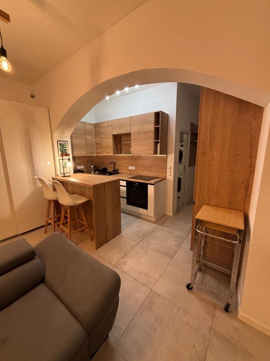 Pronájem bytu 1+kk 34 m², Konšelská, Praha, Praha Pronájem bytu 1+kk 34 m², Konšelská, Praha, Praha