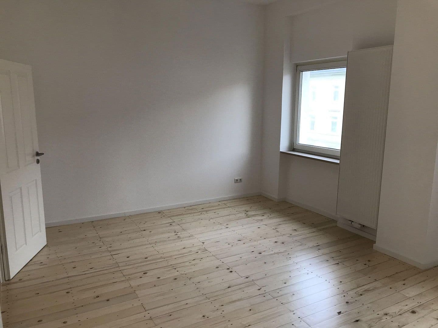Pronájem bytu 2+1 45 m², Friedberger Landstraße 85, Frankfurt am Main, Hessen Pronájem bytu 2+1 45 m², Friedberger Landstraße 85, Frankfurt am Main, Hessen