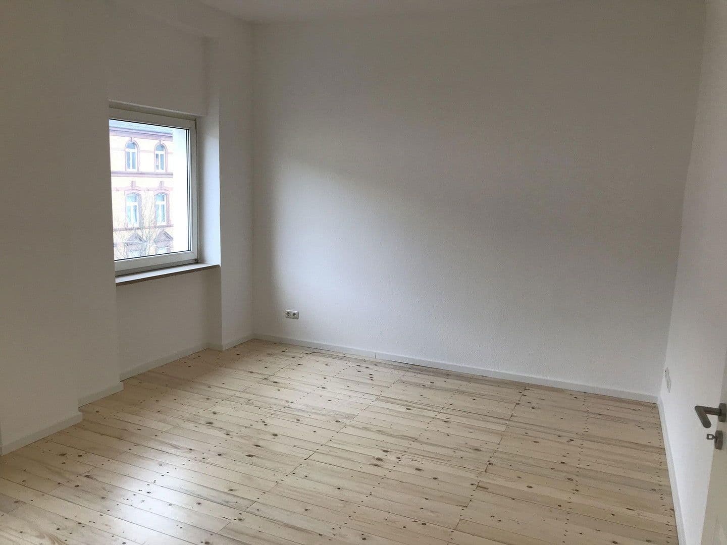 Pronájem bytu 2+1 45 m², Friedberger Landstraße 85, Frankfurt am Main, Hessen Pronájem bytu 2+1 45 m², Friedberger Landstraße 85, Frankfurt am Main, Hessen