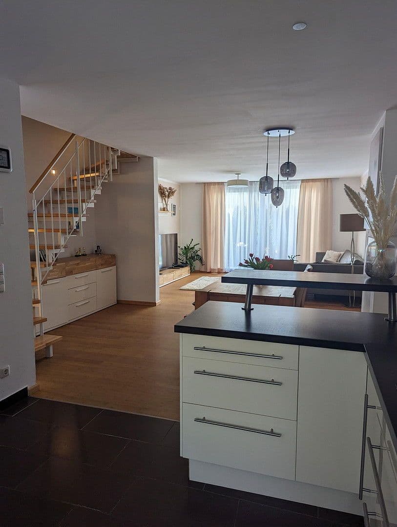 Prodej domu 136 m², pozemek 185 m², Alfred-Grosser-Weg 4, Villingen-Schwenningen, Bádensko-Württembersko Prodej domu 136 m², pozemek 185 m², Alfred-Grosser-Weg 4, Villingen-Schwenningen, Bádensko-Württembersko