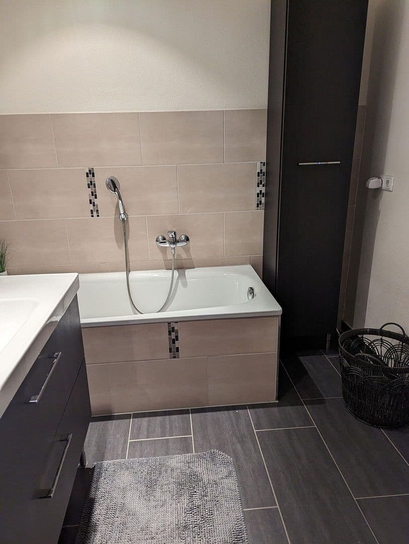 Prodej domu 136 m², pozemek 185 m², Alfred-Grosser-Weg 4, Villingen-Schwenningen, Bádensko-Württembersko Prodej domu 136 m², pozemek 185 m², Alfred-Grosser-Weg 4, Villingen-Schwenningen, Bádensko-Württembersko