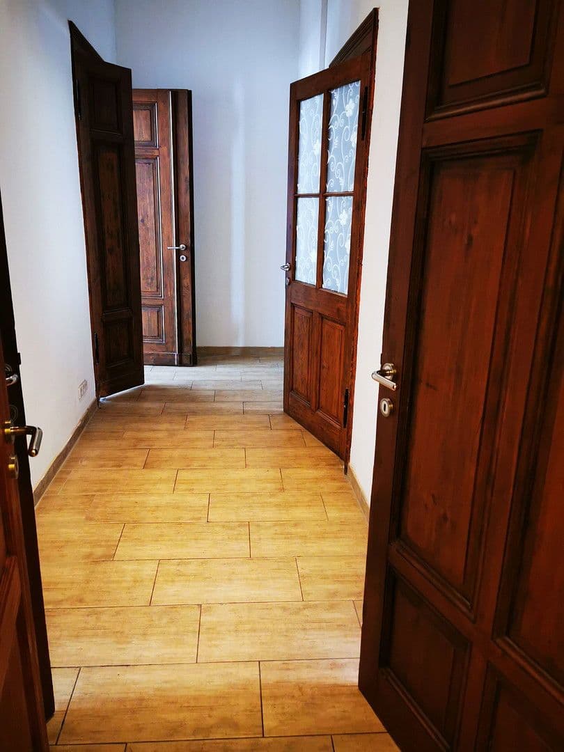 Pronájem bytu 2+1 84 m², Krukenbergstraße 1, Halle, Sasko-Anhaltsko Pronájem bytu 2+1 84 m², Krukenbergstraße 1, Halle, Sasko-Anhaltsko