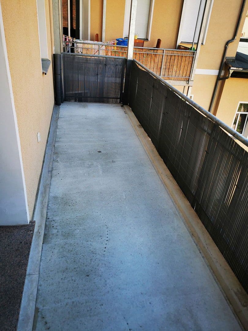 Pronájem bytu 2+1 84 m², Krukenbergstraße 1, Halle, Sasko-Anhaltsko Pronájem bytu 2+1 84 m², Krukenbergstraße 1, Halle, Sasko-Anhaltsko