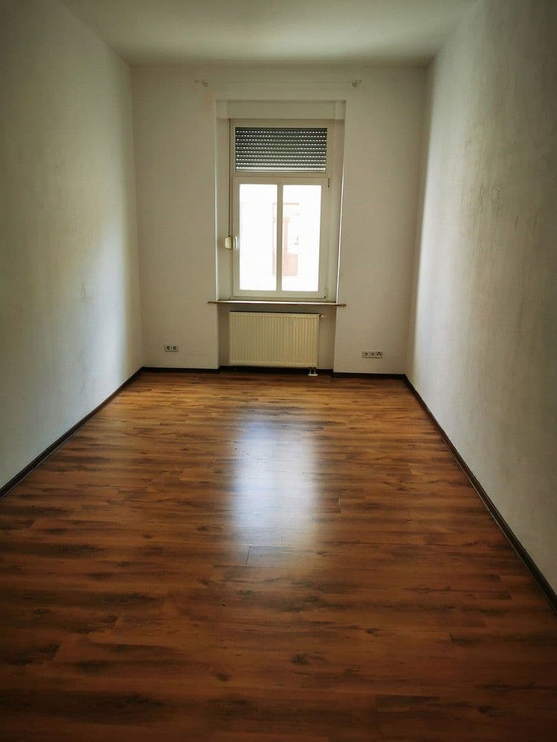 Pronájem bytu 2+1 84 m², Krukenbergstraße 1, Halle, Sasko-Anhaltsko Pronájem bytu 2+1 84 m², Krukenbergstraße 1, Halle, Sasko-Anhaltsko