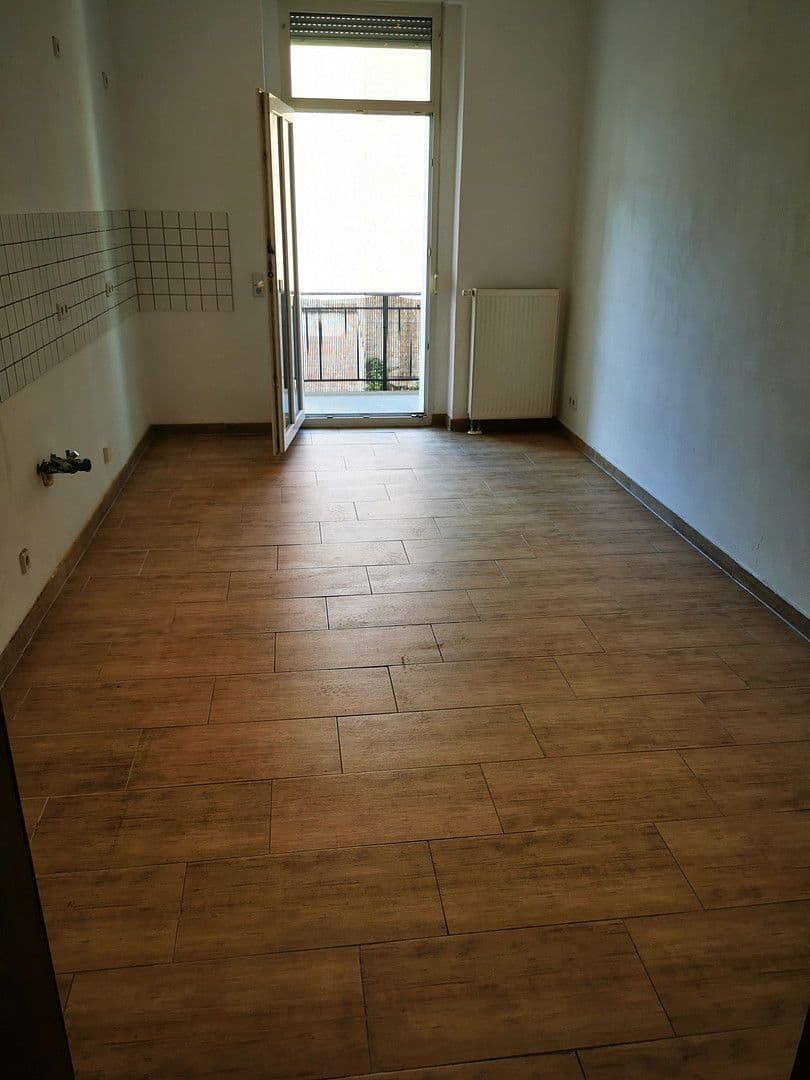 Pronájem bytu 2+1 84 m², Krukenbergstraße 1, Halle, Sasko-Anhaltsko Pronájem bytu 2+1 84 m², Krukenbergstraße 1, Halle, Sasko-Anhaltsko