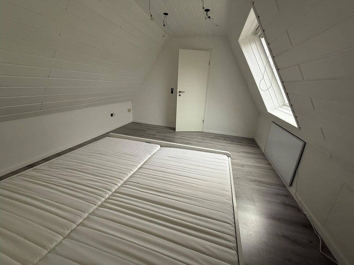 Pronájem bytu 3+1 52 m², Schloßstraße 40, Gundelsheim, Bádensko-Württembersko Pronájem bytu 3+1 52 m², Schloßstraße 40, Gundelsheim, Bádensko-Württembersko