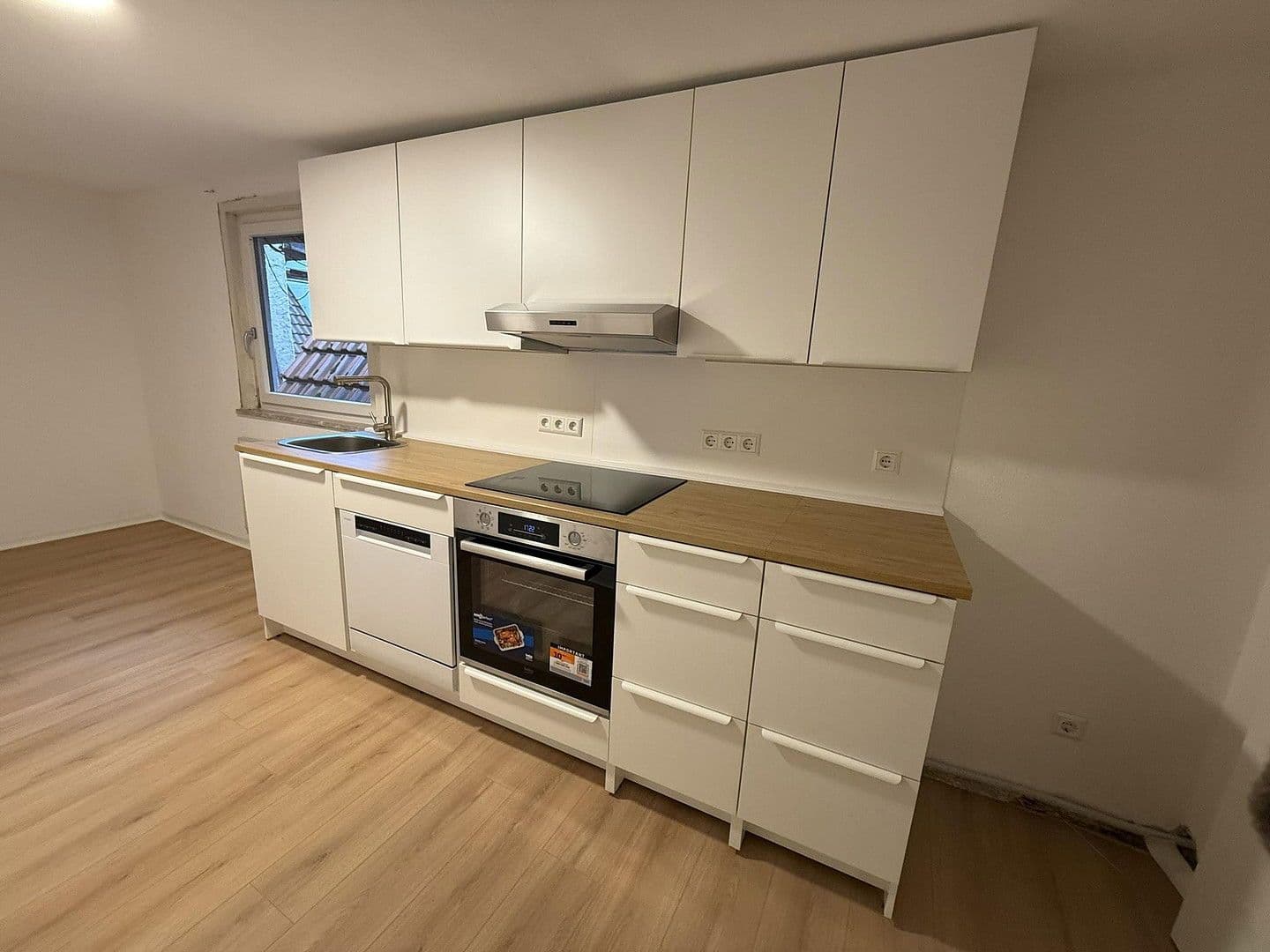 Pronájem bytu 2+1 62 m², Schloßstraße 40, Gundelsheim, Bádensko-Württembersko Pronájem bytu 2+1 62 m², Schloßstraße 40, Gundelsheim, Bádensko-Württembersko