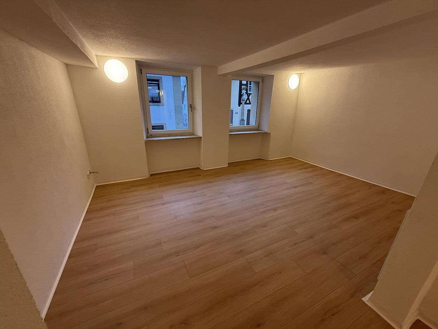 Pronájem bytu 4+1 62 m², Schloßstraße 40, Gundelsheim, Bádensko-Württembersko Pronájem bytu 4+1 62 m², Schloßstraße 40, Gundelsheim, Bádensko-Württembersko