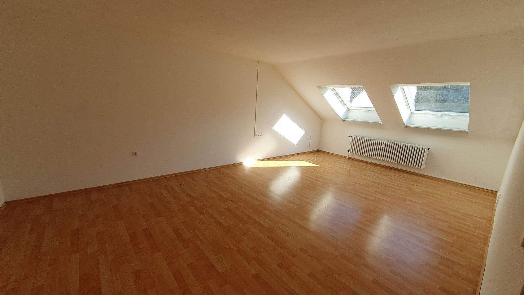 Pronájem bytu 2+1 59 m², Stuttgart-Hofen, Bádensko-Württembersko Pronájem bytu 2+1 59 m², Stuttgart-Hofen, Bádensko-Württembersko