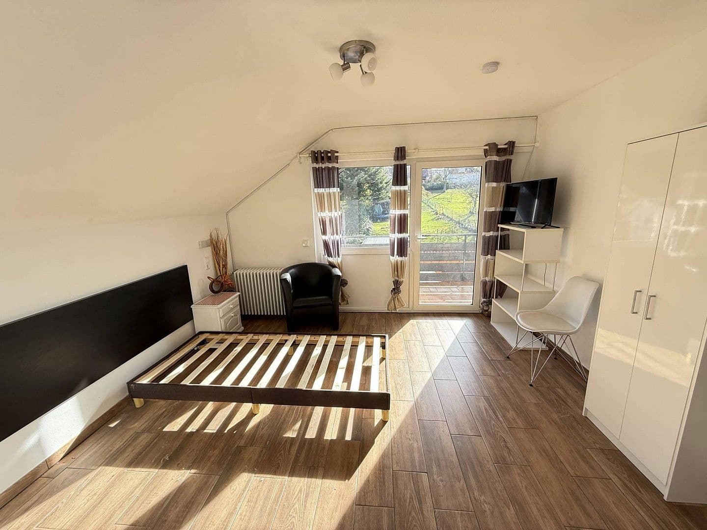 Pronájem bytu 1+1 17 m², Talstraße 2, Ettlingen, Bádensko-Württembersko Pronájem bytu 1+1 17 m², Talstraße 2, Ettlingen, Bádensko-Württembersko