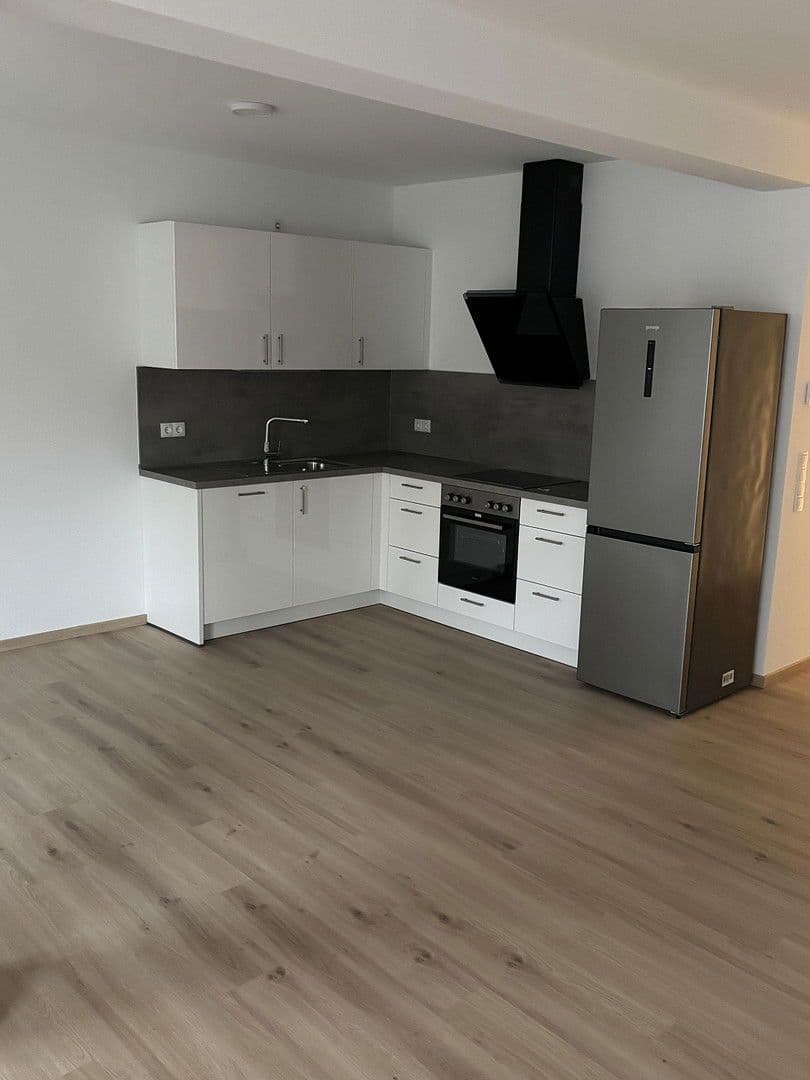 Pronájem bytu 3+1 86 m², Gartenstr.12, Kettig, Porýní-Falc Pronájem bytu 3+1 86 m², Gartenstr.12, Kettig, Porýní-Falc