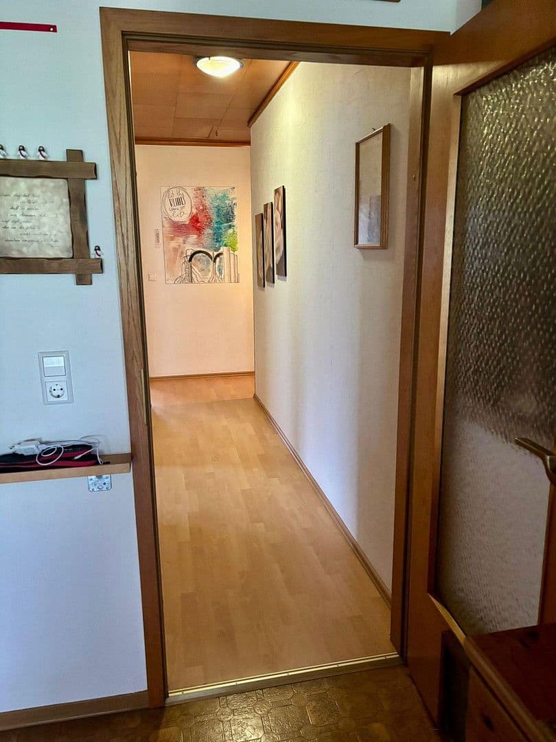 Prodej domu 142 m², pozemek 685 m², Hermann-Hesse-Straße 11, Linkenheim-Hochstetten, Bádensko-Württembersko Prodej domu 142 m², pozemek 685 m², Hermann-Hesse-Straße 11, Linkenheim-Hochstetten, Bádensko-Württembersko