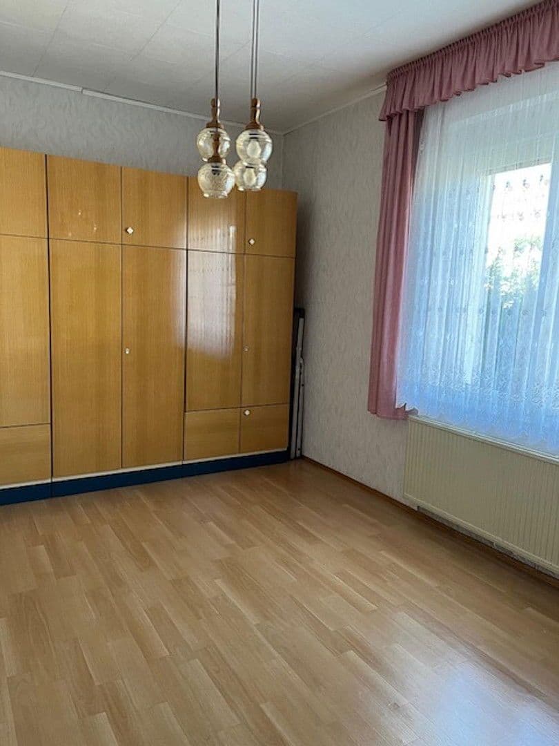 Prodej domu 120 m², pozemek 1.389 m², Rosa-Luxemburg-Straße 64, Jessen (Elster), Sasko-Anhaltsko Prodej domu 120 m², pozemek 1.389 m², Rosa-Luxemburg-Straße 64, Jessen (Elster), Sasko-Anhaltsko