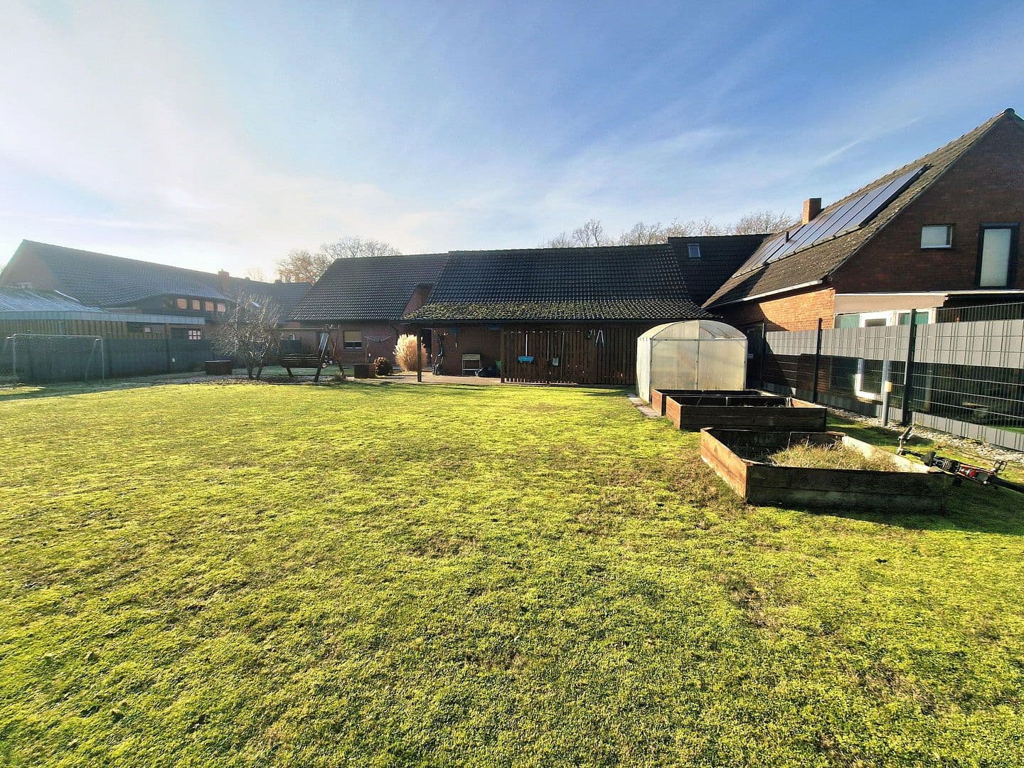 Prodej domu 324 m², pozemek 1.293 m², Garrel, Dolní Sasko Prodej domu 324 m², pozemek 1.293 m², Garrel, Dolní Sasko