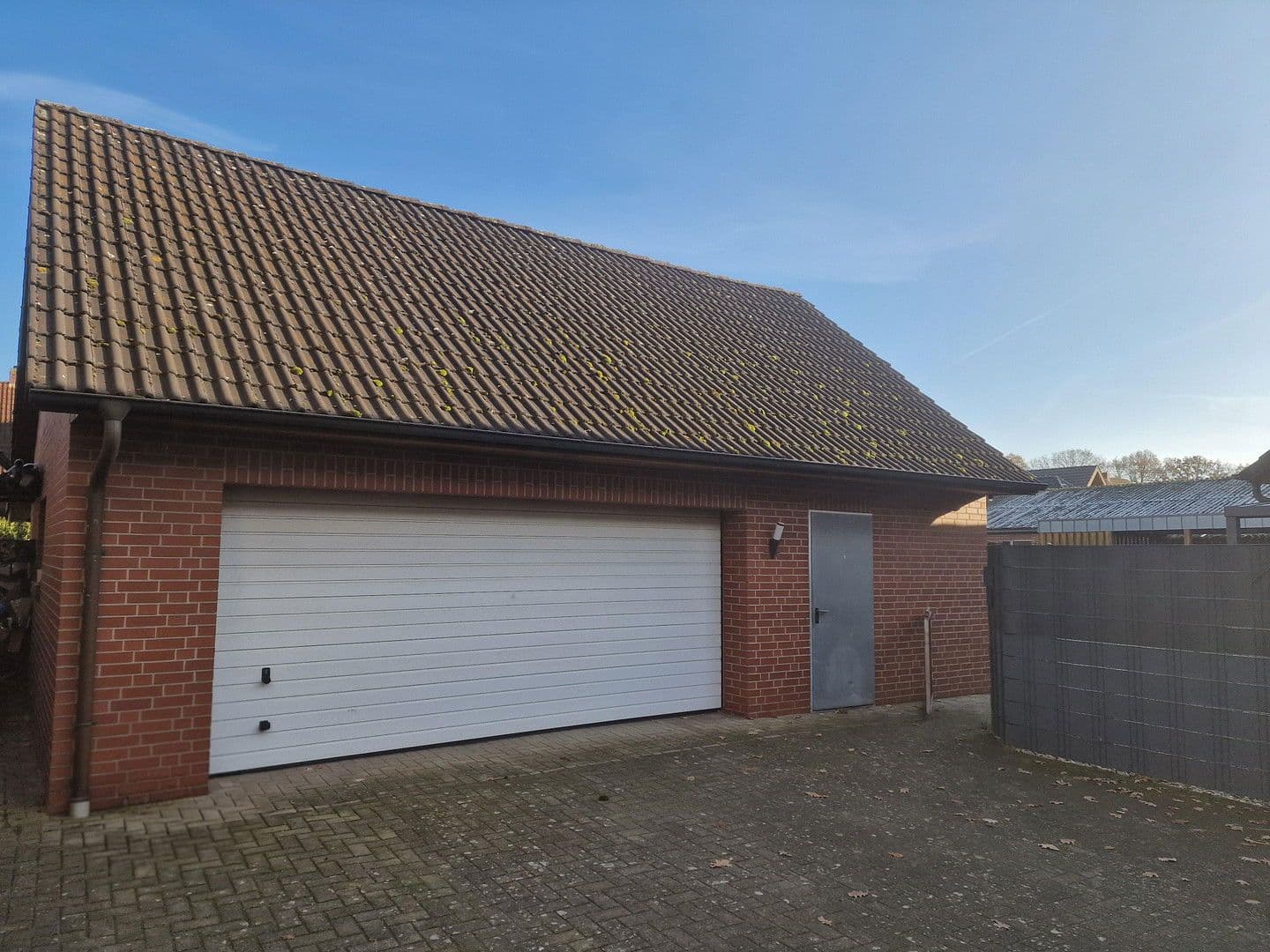 Prodej domu 324 m², pozemek 1.293 m², Garrel, Dolní Sasko Prodej domu 324 m², pozemek 1.293 m², Garrel, Dolní Sasko