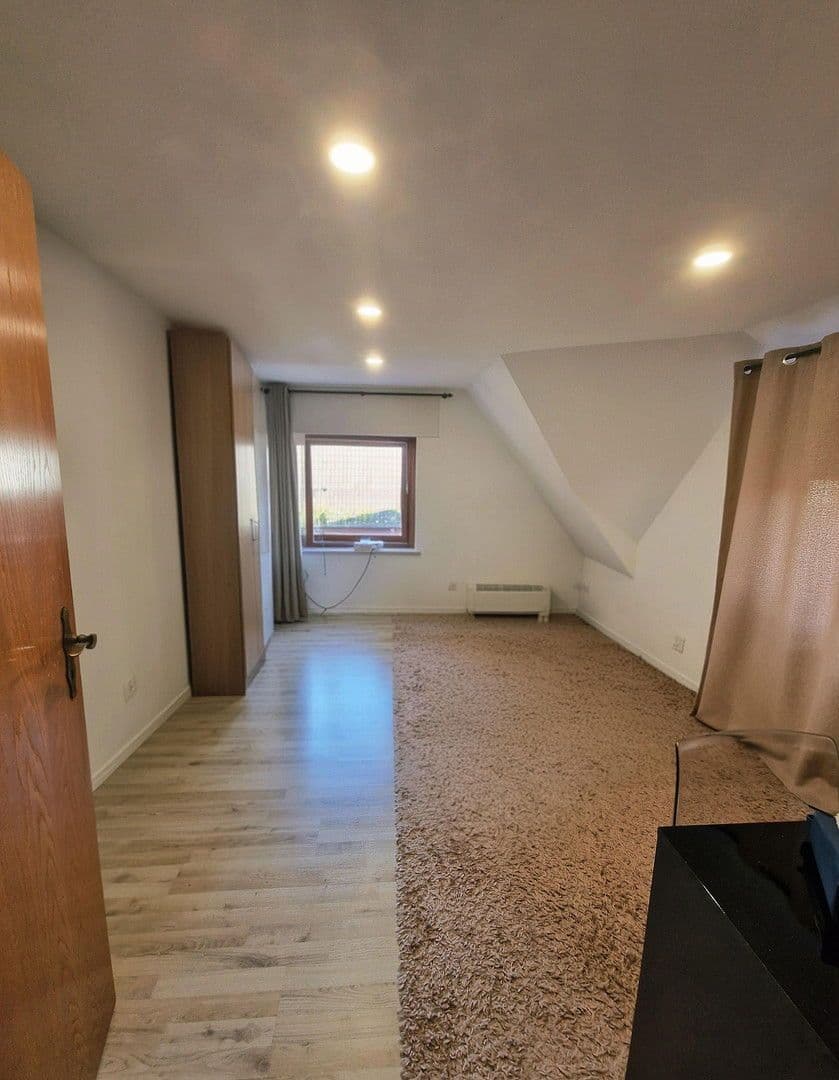 Prodej domu 324 m², pozemek 1.293 m², Garrel, Dolní Sasko Prodej domu 324 m², pozemek 1.293 m², Garrel, Dolní Sasko