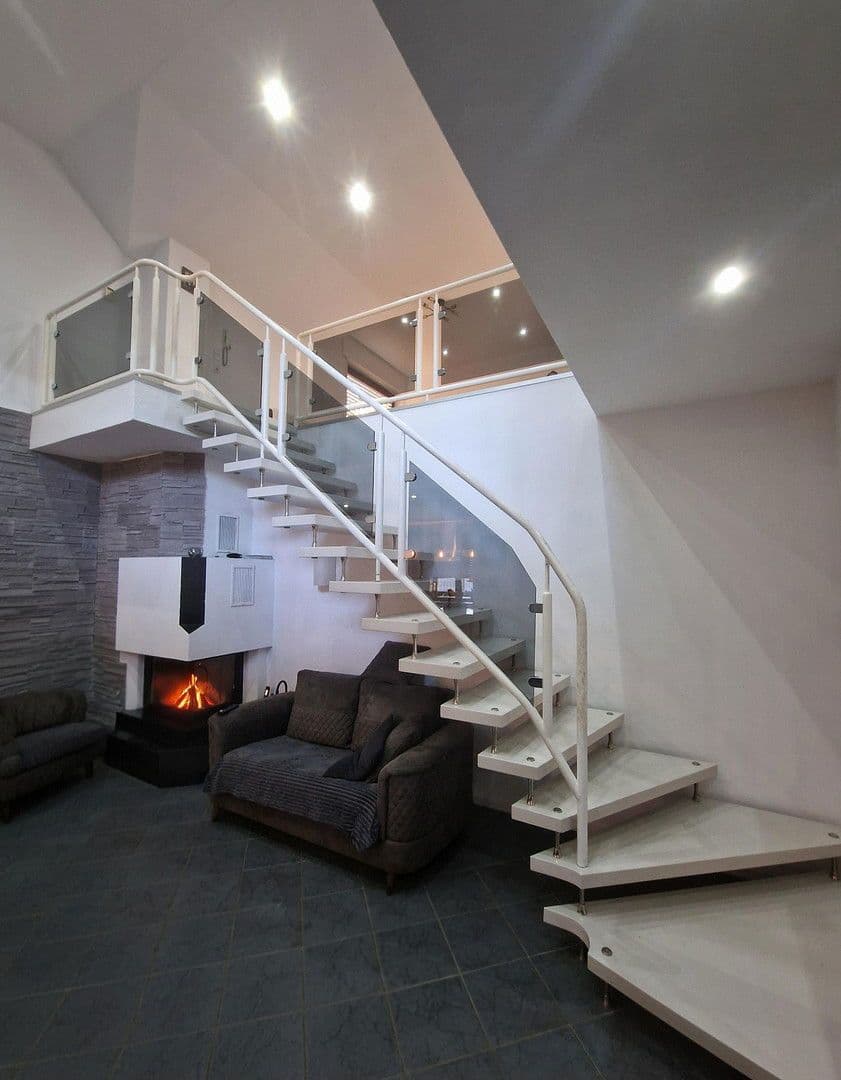 Prodej domu 324 m², pozemek 1.293 m², Garrel, Dolní Sasko Prodej domu 324 m², pozemek 1.293 m², Garrel, Dolní Sasko