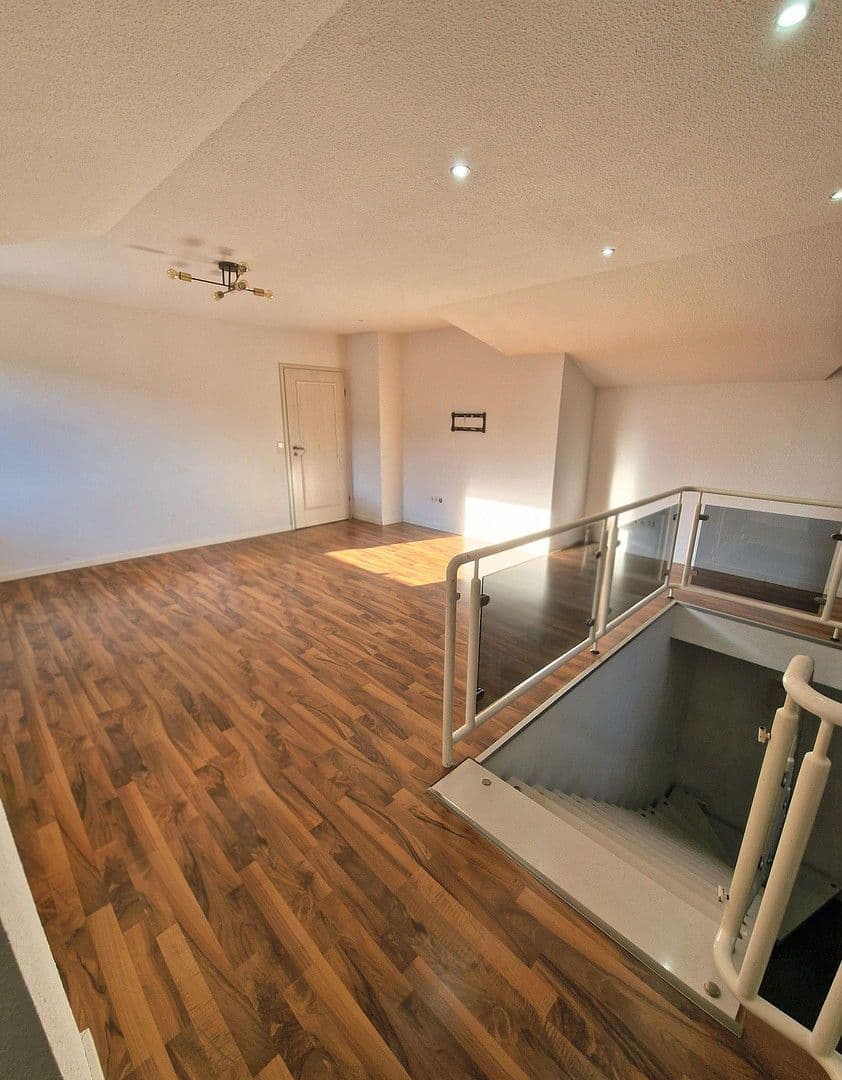Prodej domu 324 m², pozemek 1.293 m², Garrel, Dolní Sasko Prodej domu 324 m², pozemek 1.293 m², Garrel, Dolní Sasko