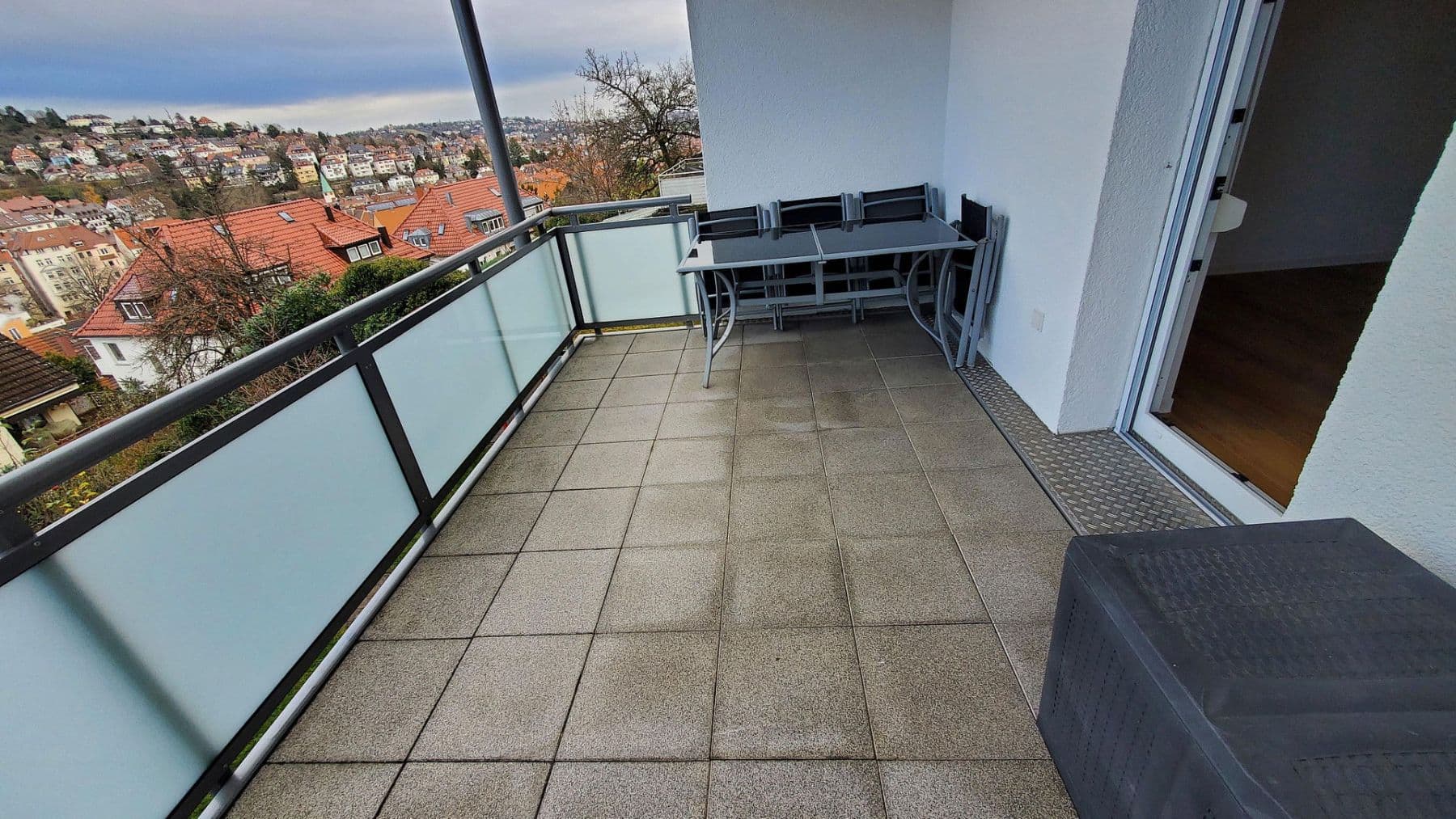 Pronájem bytu 3+1 82 m², Stuttgart, Bádensko-Württembersko Pronájem bytu 3+1 82 m², Stuttgart, Bádensko-Württembersko