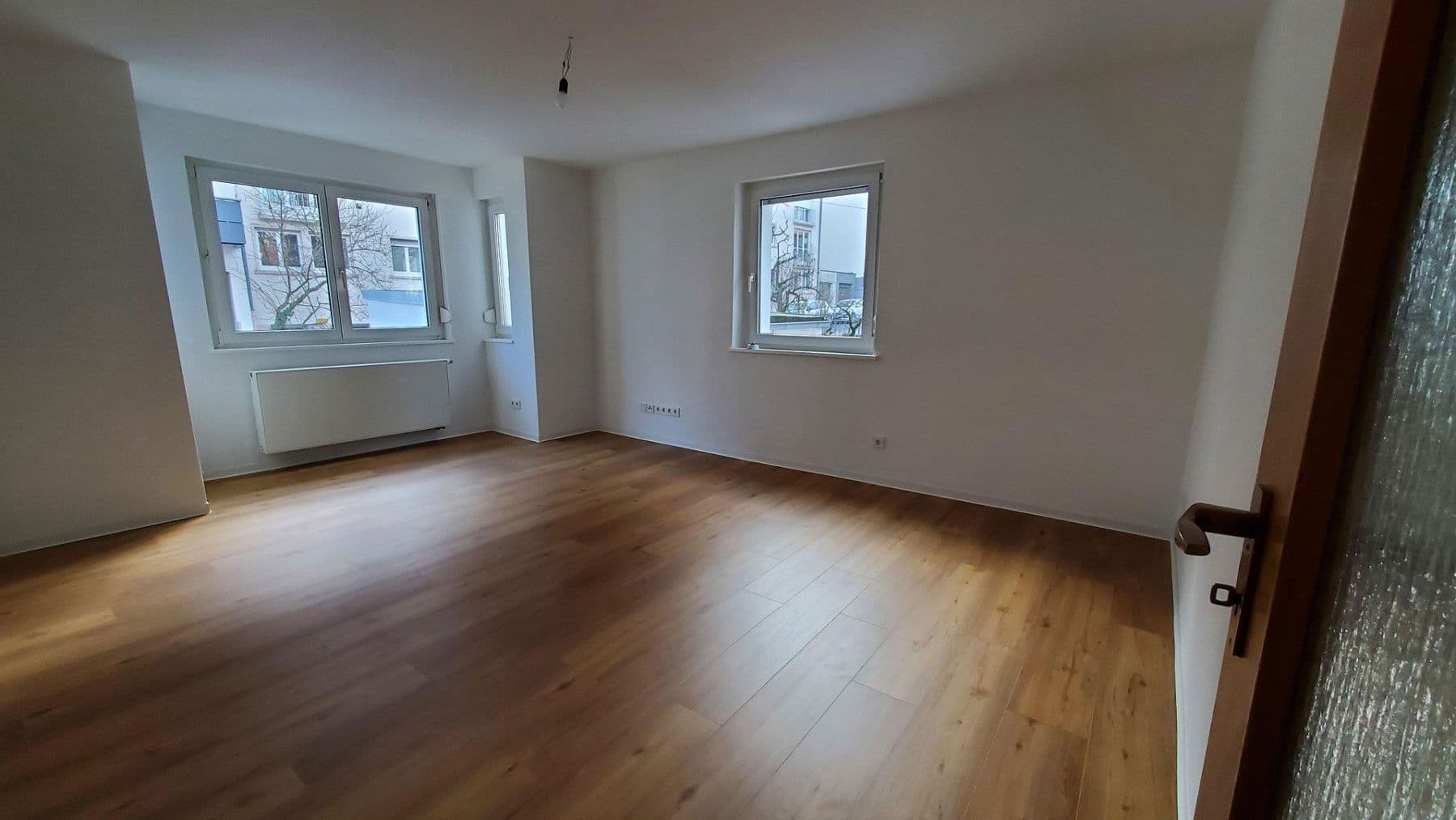Pronájem bytu 3+1 82 m², Stuttgart, Bádensko-Württembersko Pronájem bytu 3+1 82 m², Stuttgart, Bádensko-Württembersko