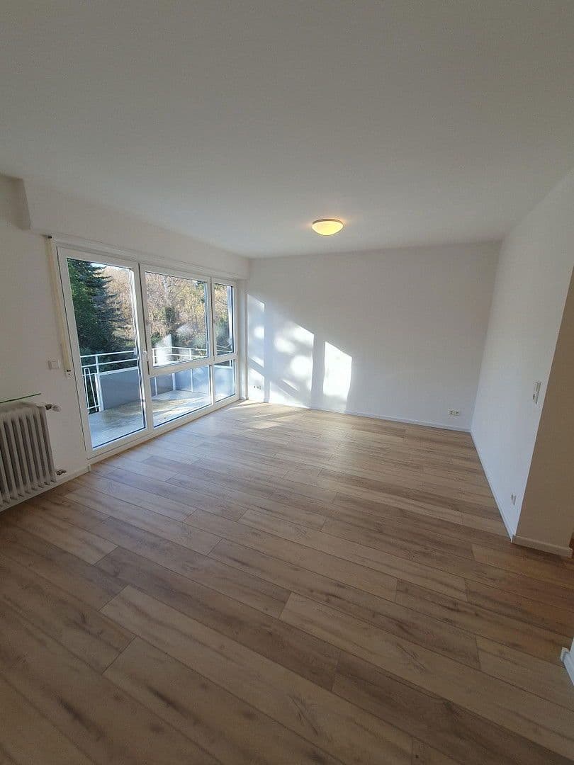 Pronájem bytu 2+1 44 m², Krummenackerstraße 69, Esslingen am Neckar, Bádensko-Württembersko Pronájem bytu 2+1 44 m², Krummenackerstraße 69, Esslingen am Neckar, Bádensko-Württembersko