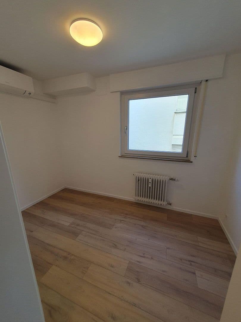 Pronájem bytu 2+1 44 m², Krummenackerstraße 69, Esslingen am Neckar, Bádensko-Württembersko Pronájem bytu 2+1 44 m², Krummenackerstraße 69, Esslingen am Neckar, Bádensko-Württembersko