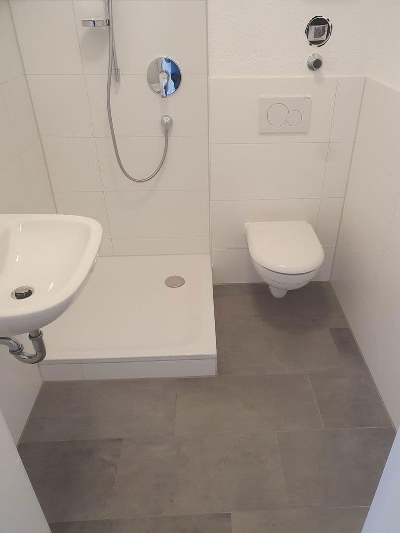 Pronájem bytu 2+1 44 m², Krummenackerstraße 69, Esslingen am Neckar, Bádensko-Württembersko Pronájem bytu 2+1 44 m², Krummenackerstraße 69, Esslingen am Neckar, Bádensko-Württembersko