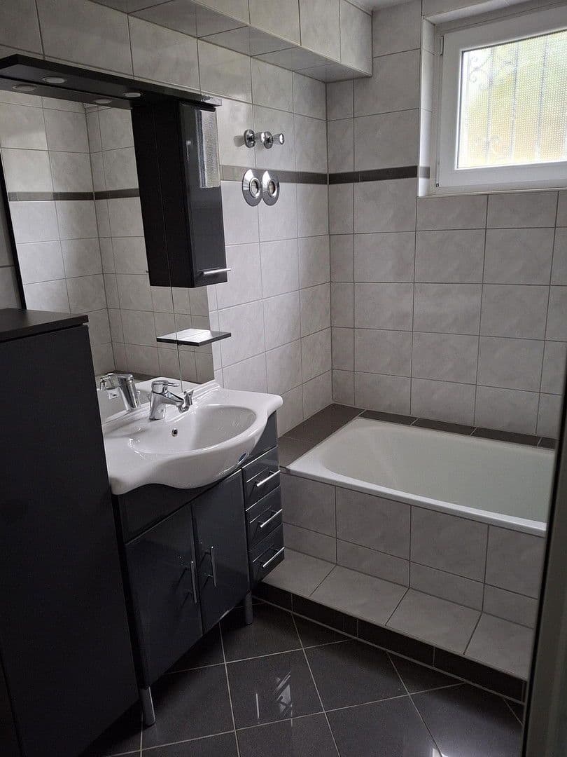 Pronájem bytu 2+1 75 m², Am Sportplatz 3, Bruchköbel, Hessen Pronájem bytu 2+1 75 m², Am Sportplatz 3, Bruchköbel, Hessen