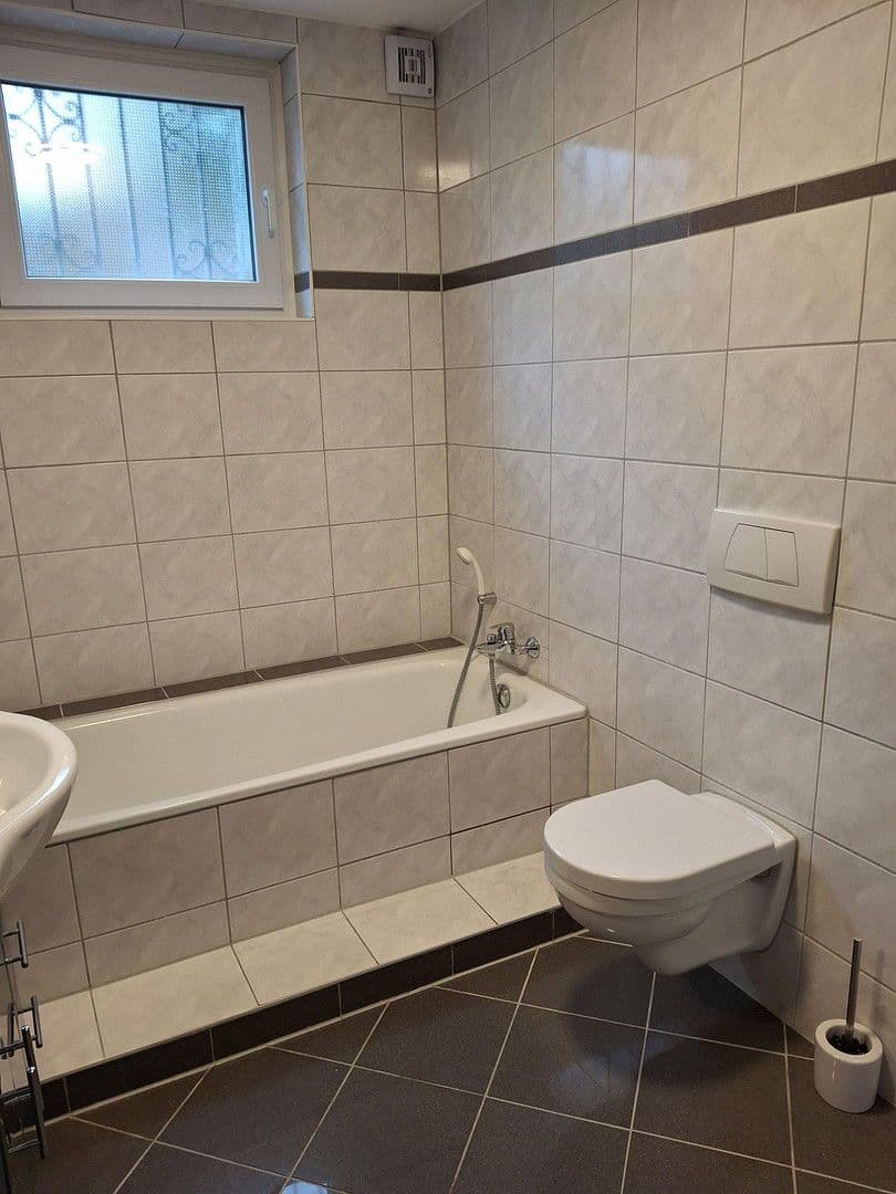 Pronájem bytu 2+1 75 m², Am Sportplatz 3, Bruchköbel, Hessen Pronájem bytu 2+1 75 m², Am Sportplatz 3, Bruchköbel, Hessen