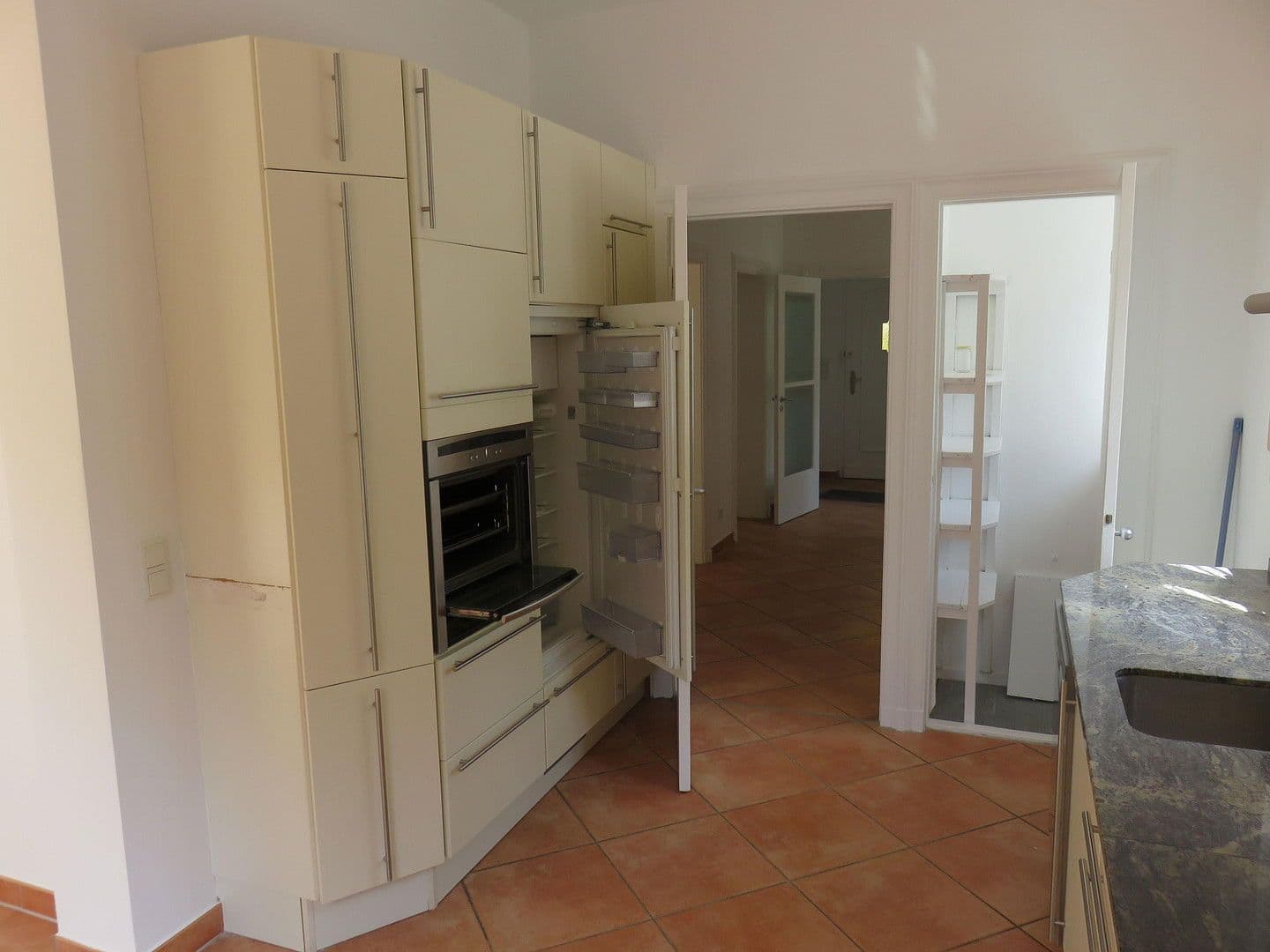 Prodej domu 220 m², pozemek 580 m², Mögeldorfer Weg 2, Berlin, Berlín Prodej domu 220 m², pozemek 580 m², Mögeldorfer Weg 2, Berlin, Berlín