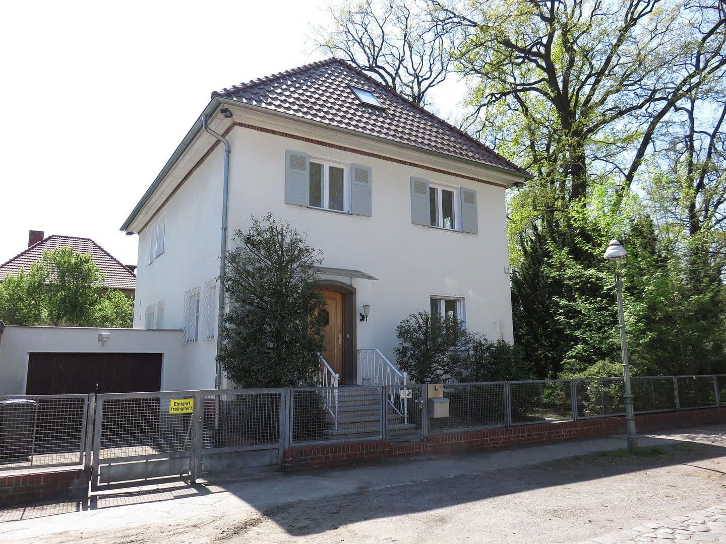 Prodej domu 220 m², pozemek 580 m², Mögeldorfer Weg 2, Berlin, Berlín Prodej domu 220 m², pozemek 580 m², Mögeldorfer Weg 2, Berlin, Berlín