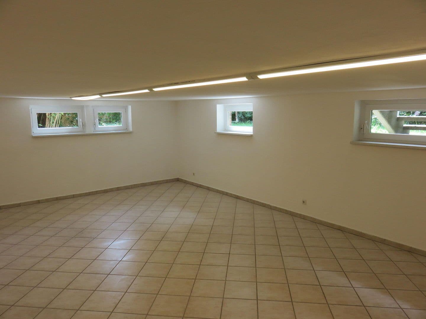 Prodej domu 220 m², pozemek 580 m², Mögeldorfer Weg 2, Berlin, Berlín Prodej domu 220 m², pozemek 580 m², Mögeldorfer Weg 2, Berlin, Berlín