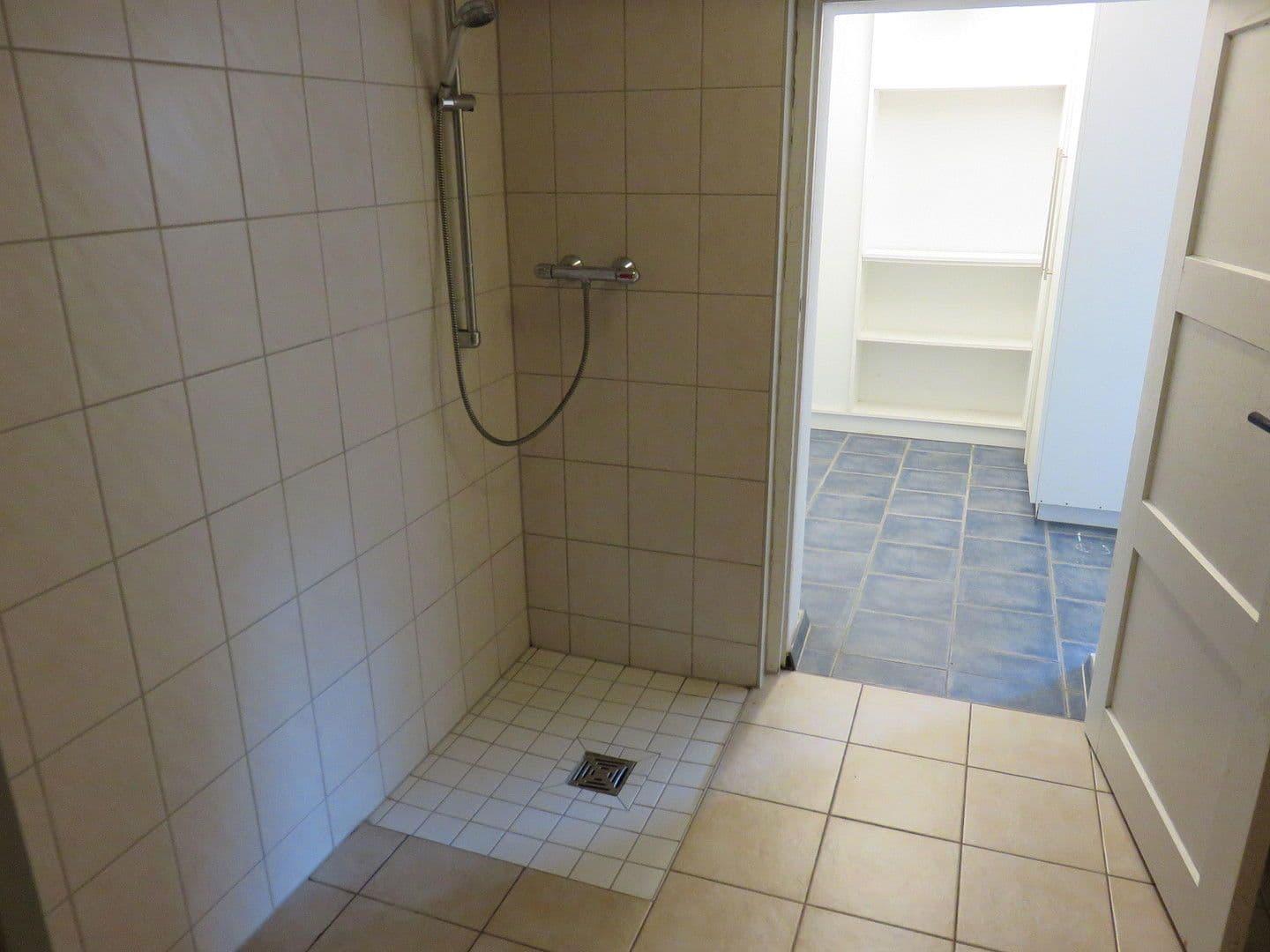 Prodej domu 220 m², pozemek 580 m², Mögeldorfer Weg 2, Berlin, Berlín Prodej domu 220 m², pozemek 580 m², Mögeldorfer Weg 2, Berlin, Berlín