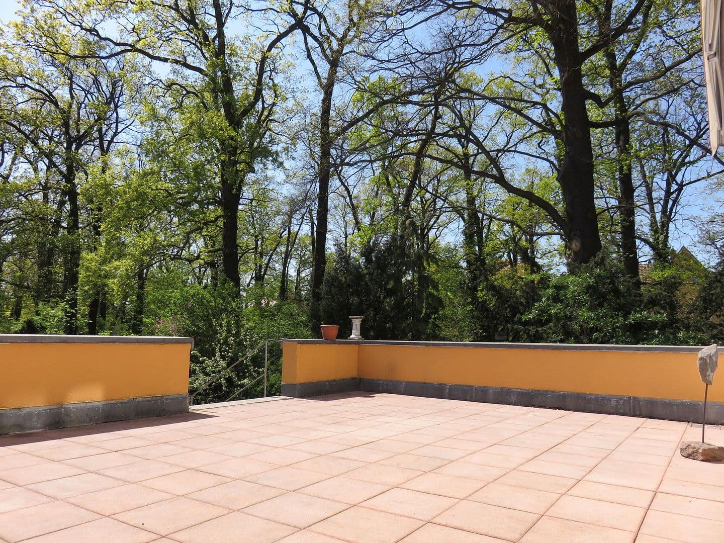 Prodej domu 220 m², pozemek 580 m², Mögeldorfer Weg 2, Berlin, Berlín Prodej domu 220 m², pozemek 580 m², Mögeldorfer Weg 2, Berlin, Berlín