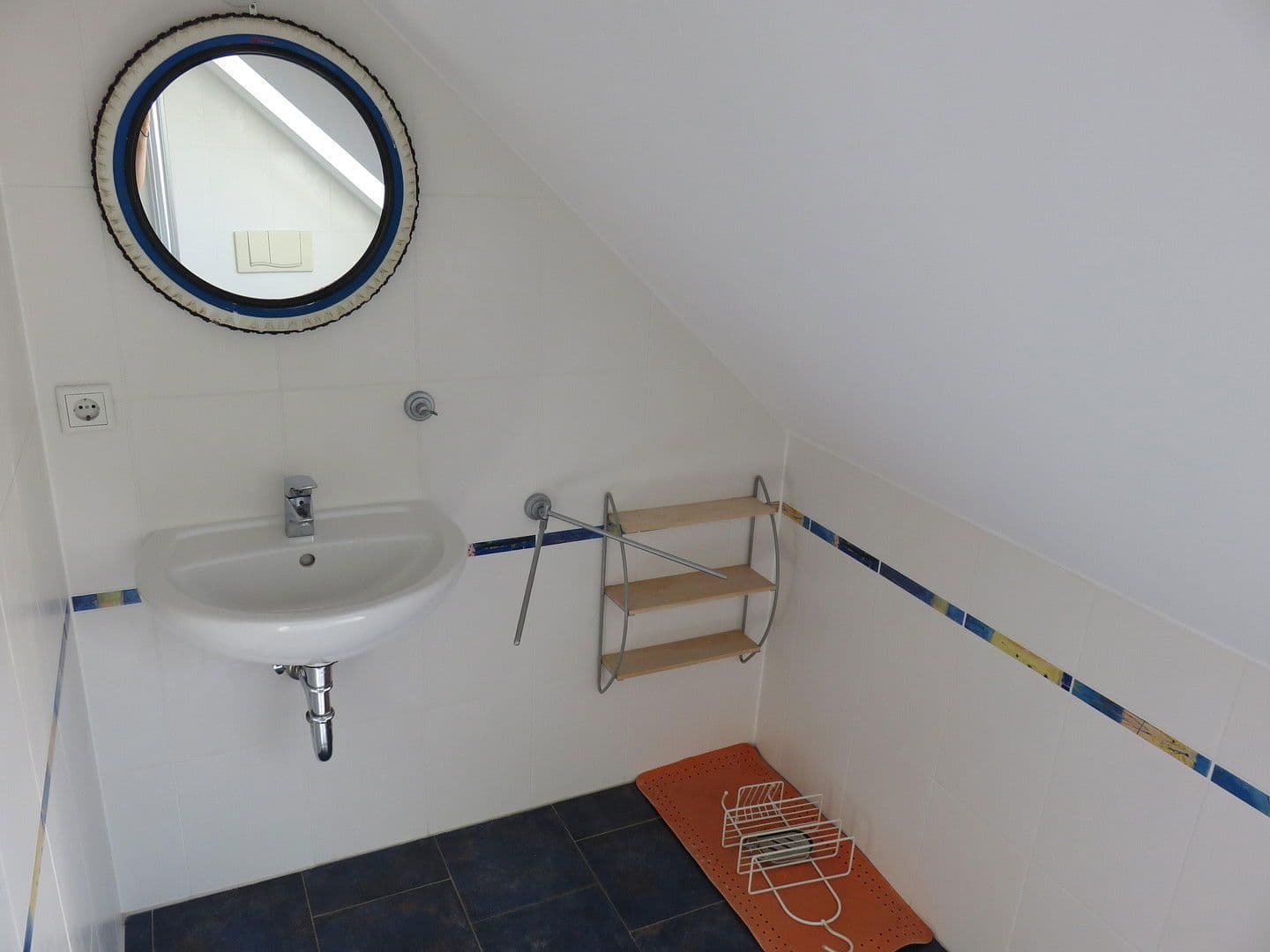 Prodej domu 220 m², pozemek 580 m², Mögeldorfer Weg 2, Berlin, Berlín Prodej domu 220 m², pozemek 580 m², Mögeldorfer Weg 2, Berlin, Berlín